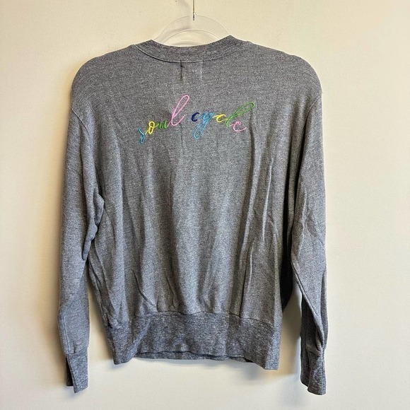 MONROW X SOULCYCLE Embroidered Heather Gray Sweatshirt Top Henley Size Small - Picture 4 of 7